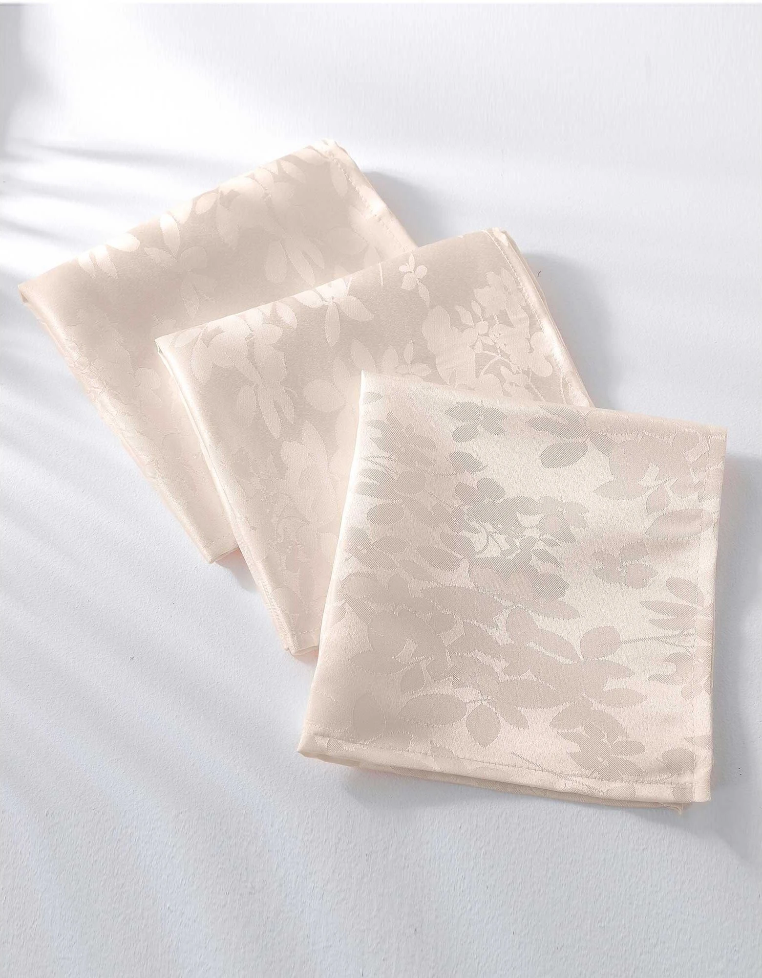 Nappe Damassée Feuillages Colombine® – Image 4