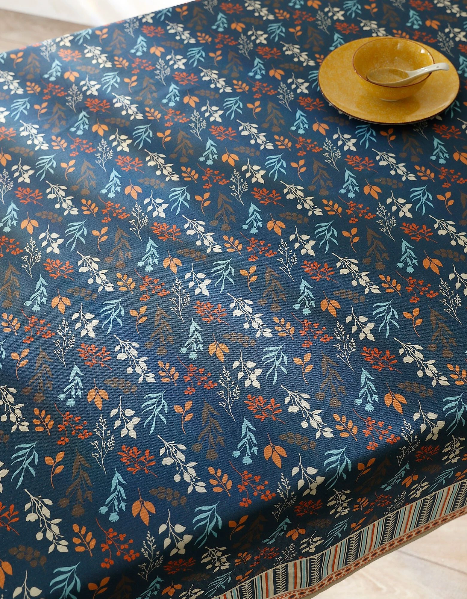 Blancheporte Nappe Fabriquée En France, Motif Fleuri Indian Fond Bleu - Coton Biologique(1) – Image 5