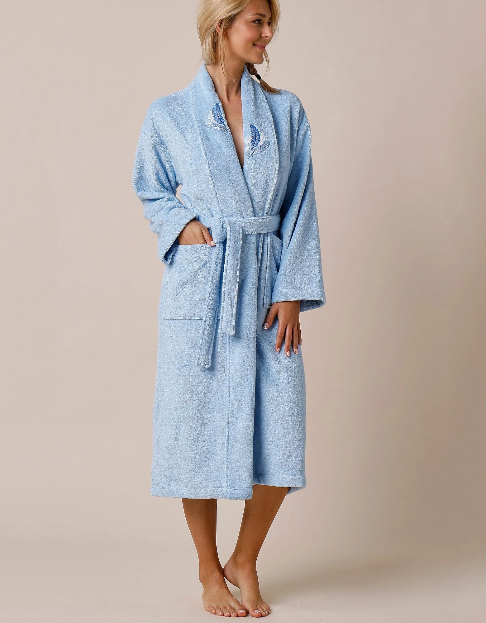 Colombine Peignoir Mixte éponge Brodé Plumes - 380 G/m2 – Image 3